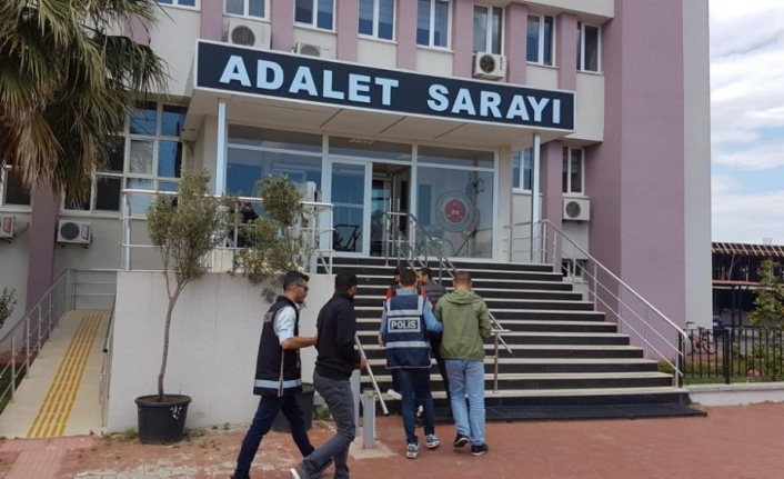 Balıkesir’de 9 FETÖ üyesi ve 4 insan kaçakçısı tutuklandı