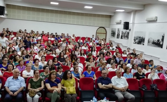 Burhaniye’de öğretmenlere mesleki eğitim semineri