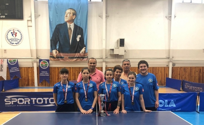 Bursa Kadın Masa Tenisi takımı Türkiye üçüncüsü oldu