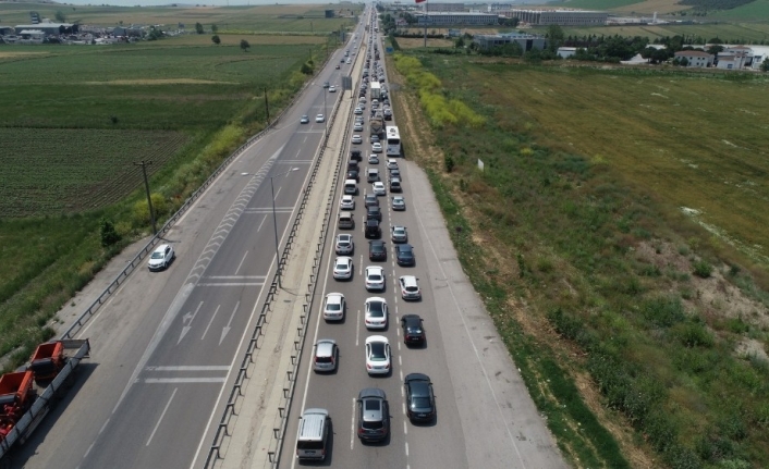 Bursa’da bayram trafiği havadan görütülendi