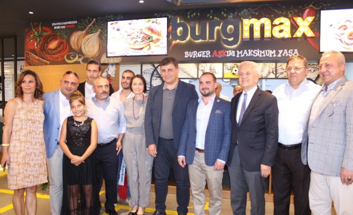 İzmir’in burger markası Burgmax Karşıyaka’da açıldı