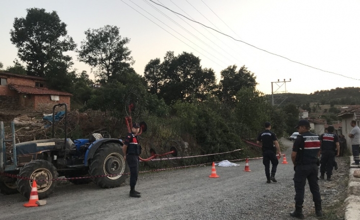Komşusunun traktörüne bindi, düşerek hayatını kaybetti