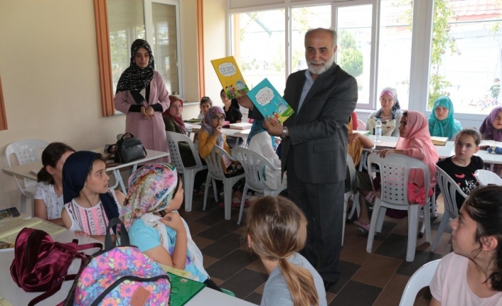 (Özel) Hem oyun oynuyorlar hem Kur’an-ı Kerim öğreniyorlar