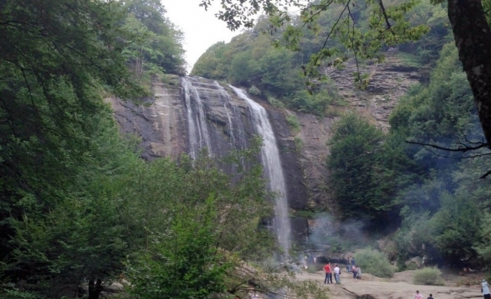 (Özel) Suuçtu bayramda ziyaretçi akınına uğradı