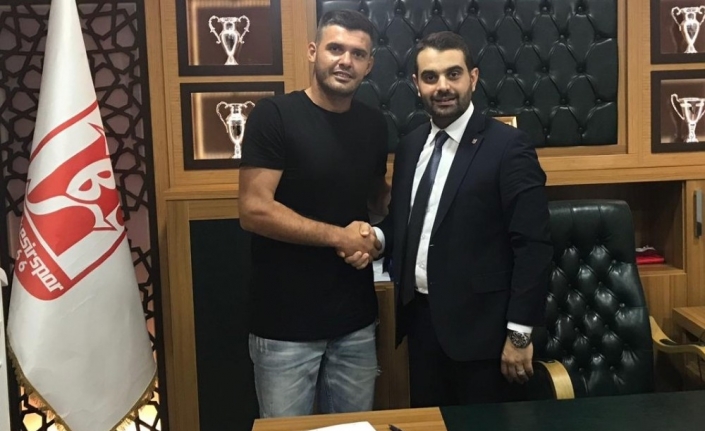 Atilla Özmen 2 yıl daha Balıkesirspor’da