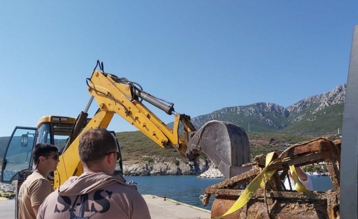 Balıkçıların ağlarına 2. Dünya Savaşı’ndan kalma mayın takıldı