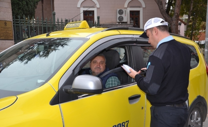 Balıkesir polisinden ticari taksilere denetimi