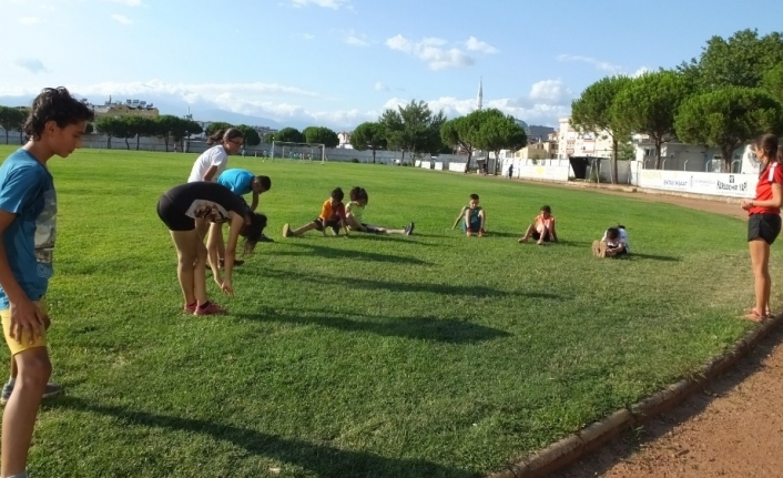 Burhaniye’de atletizm kursları ilgi gördü
