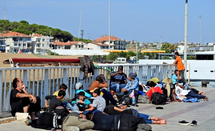 Çeşme’de 1 günde 6 operasyonda 127 göçmen yakalandı