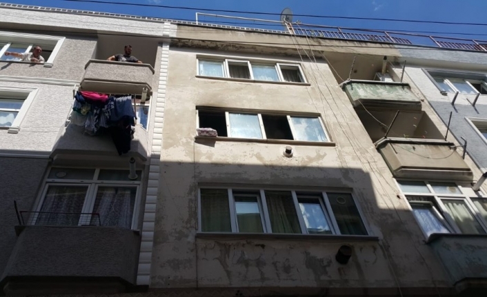 Eski karısının evini ateşe verdi
