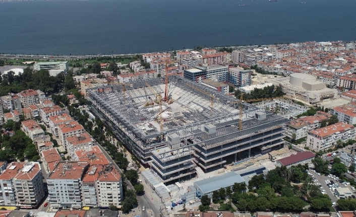 Göztepe Stadı yükseliyor