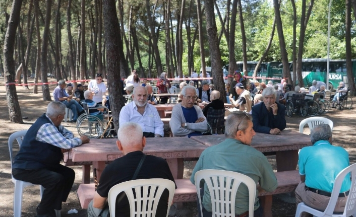 İznik Gölü kıyısında huzur buluşması