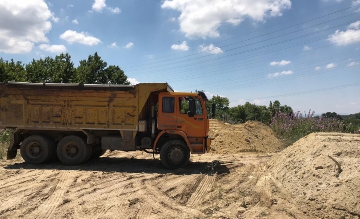 Kaçak hafriyat döken kamyona 72 bin lira ceza