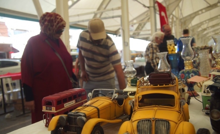 Kuveyt ve Katar’lılar Bursa’da antika pazarını keşfetti