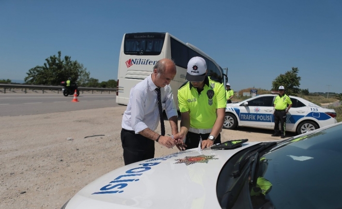 Emniyet sürücüleri sloganla uyarıyor...