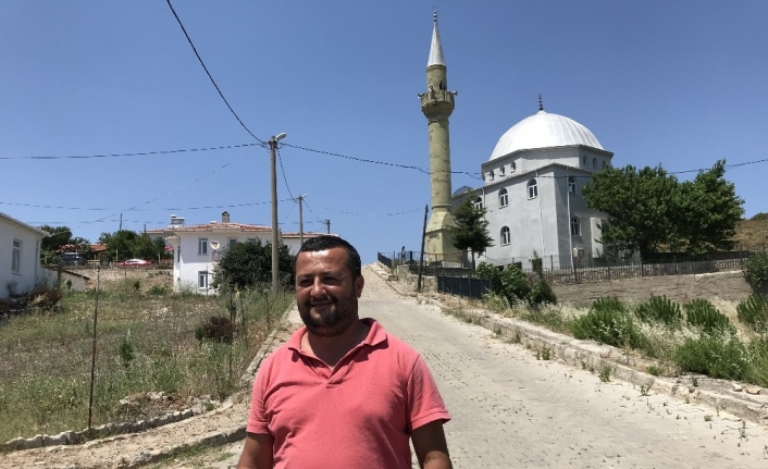 ‘Hatıra olsun’ diye minareyi adaya taşıdılar