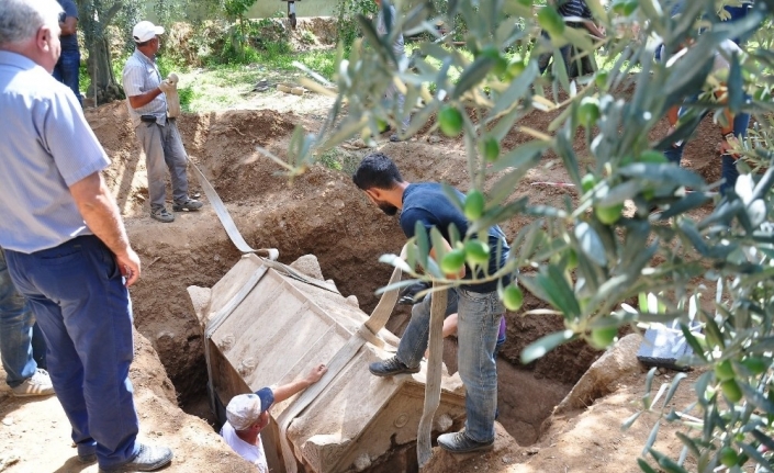 Roma dönemine ait mezardan iskelet çıktı