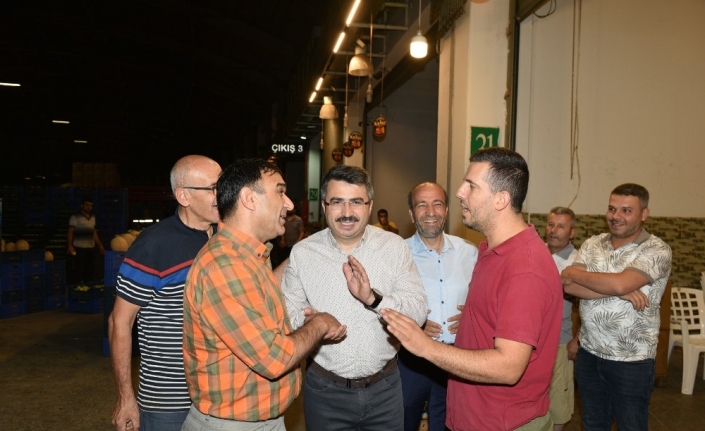 Sebze meyve halinde sabah mesaisi
