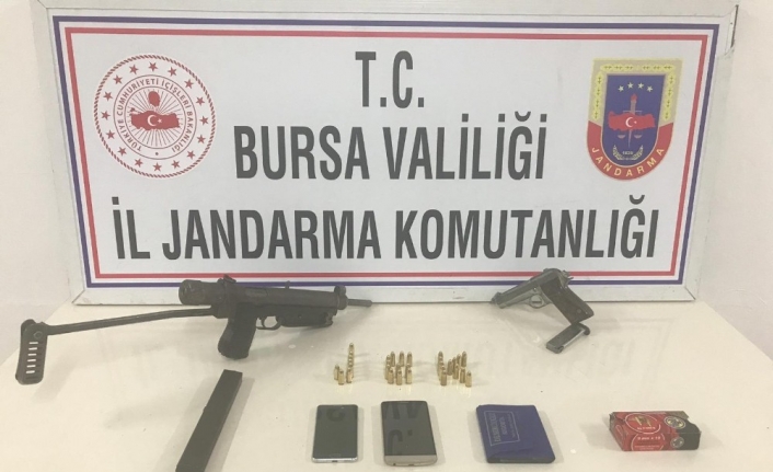 Silah kaçakçıları jandarmadan kaçamadı