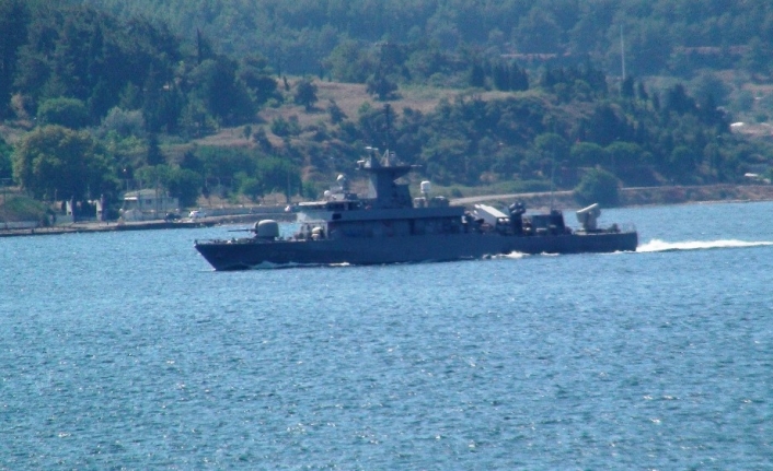 Yunan savaş gemisi yine füzeler açık vaziyette geçti