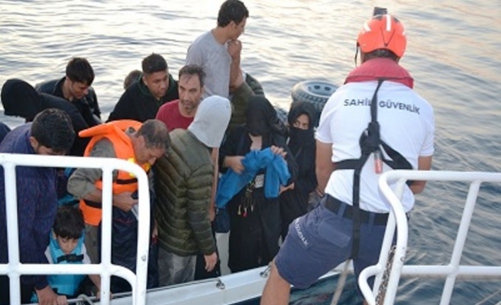 Ayvalık’ta 22 göçmen Sahil Güvenlik ekiplerine yakalandı