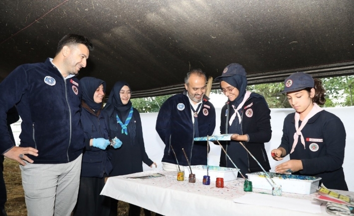 Başkan Aktaş izcilik kampında