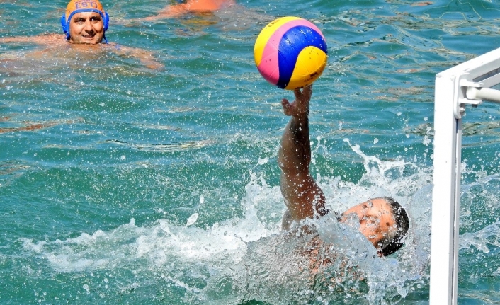 Çeşme Marina’da su topu heyecanı