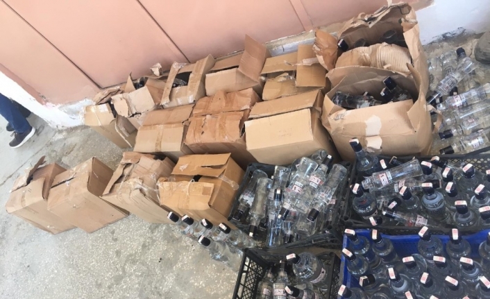 İzmir’de 361 şişe sahte içki ele geçirildi