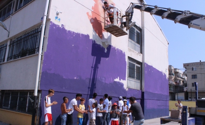 Roman çocuklar, Venezuelalı sanatçı ile ’duvarları konuşturacak’