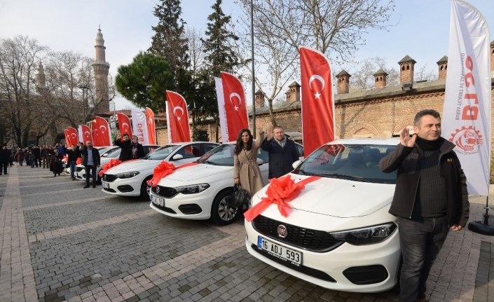 Tarihi çarşıda alışveriş otomobil sahibi yapıyor