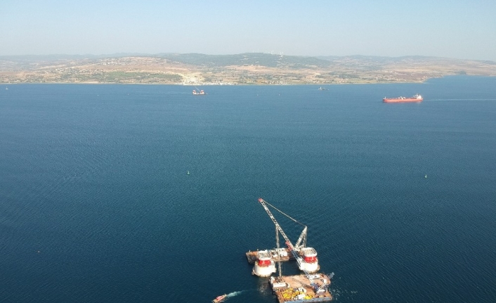 Tarihi köprünün ayakları yükseliyor...1915 Çanakkale Boğaz Köprüsündeki son durum havadan görüntülendi