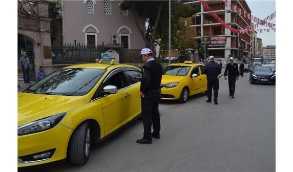 Trafik ekipleri sürücülere alkol denetimi yaptı