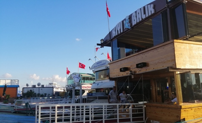 Yüzen restoranlara mahkemeden izin çıktı