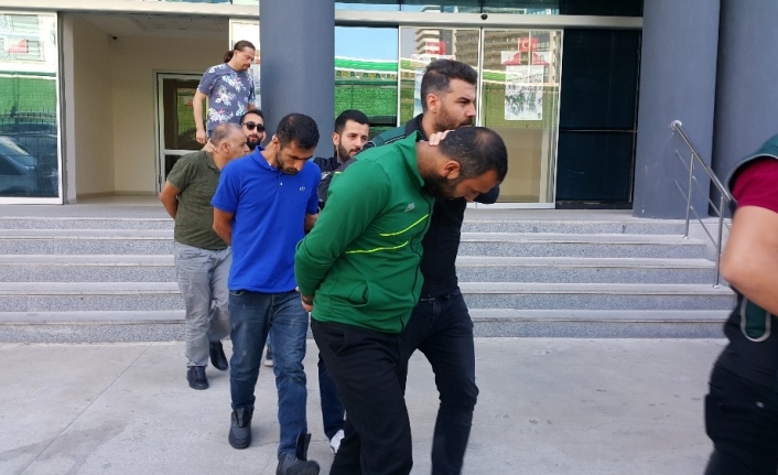 Arabanın cam suyu haznesine saklanan uyuşturucu Galya’ya takıldı
