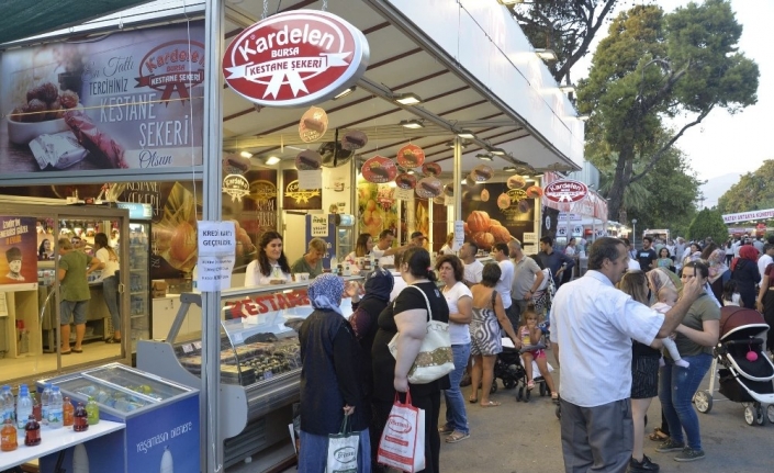 Bursa kestane şekeri İEF’e damgasını vurdu