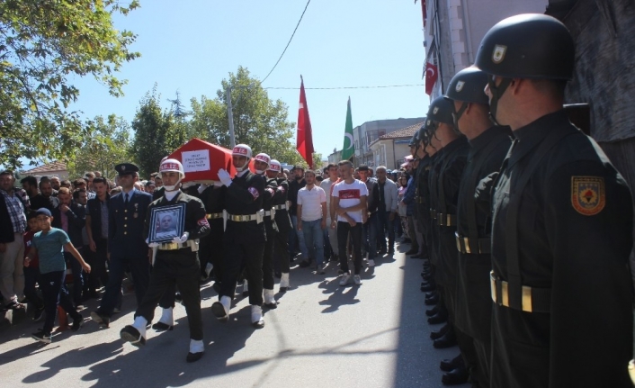 Bursa şehidini dualarla son yolculuğuna uğurladı