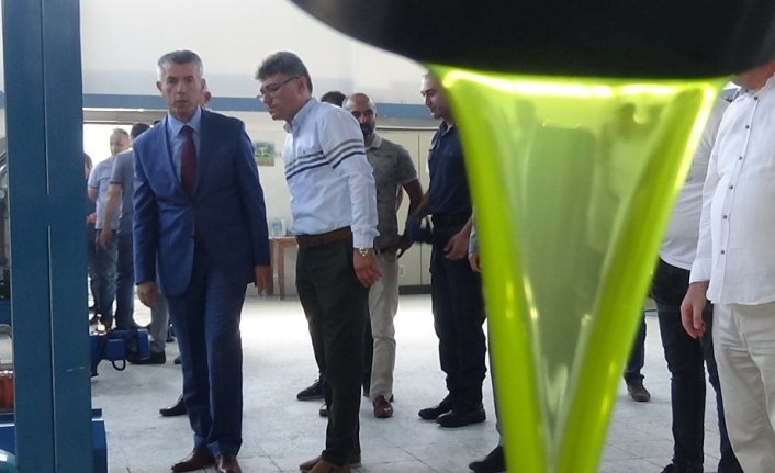Edremit’te sezonun ilk zeytinyağı üretildi