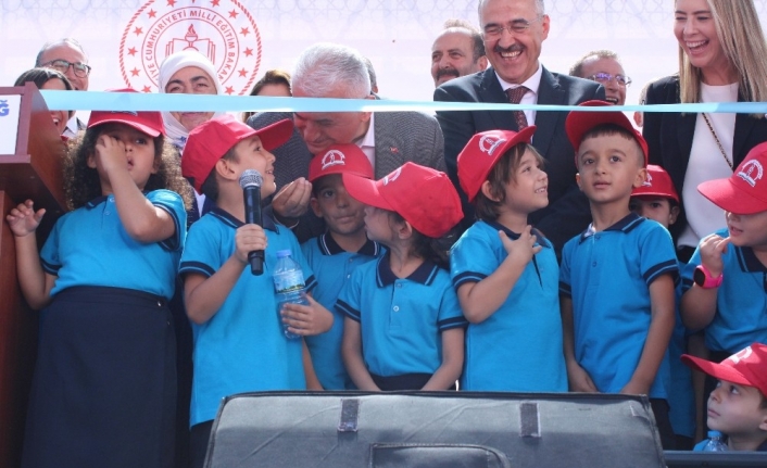 Erdoğan, Yıldırım ve öğrenci arasında esprili diyalog