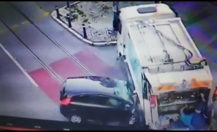 İzmir’de 2 kişinin öldüğü feci kaza kamerada