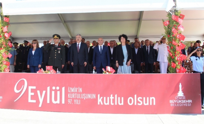 İzmir’de 9 Eylül coşkusu sürüyor