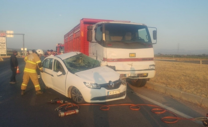 İzmir’de feci kaza: 1 ölü, 3 yaralı