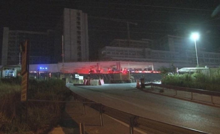 İzmir’de hastane inşaatının deposunda yangın çıktı