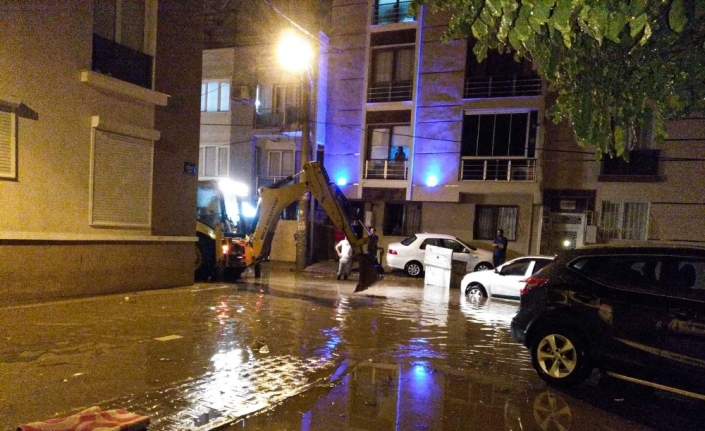 İzmir’de su baskınlarının yaraları sarılıyor