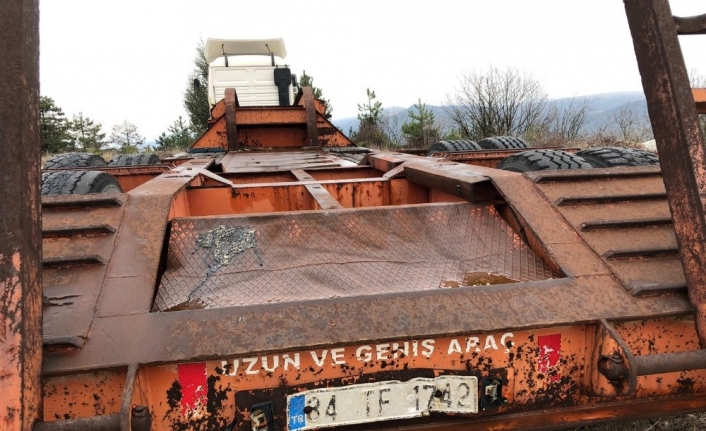 Jandarma özel ekip kurdu, çalıntı TIR ve dorse bulundu