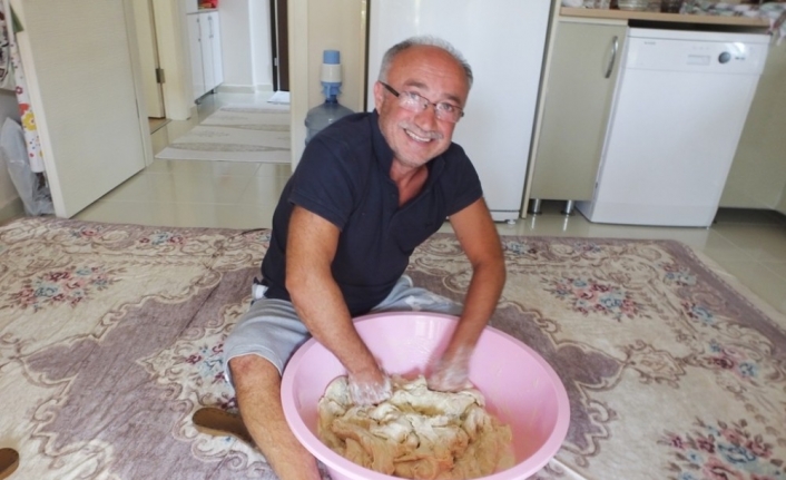 Kadınlar erişte yaptı, erkekler destek oldu