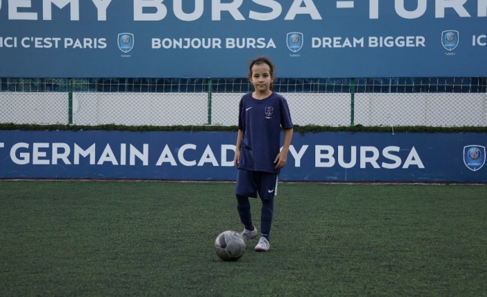 Parıs Saint-Germain Academy Bursa kız futbolcu seçmeleri