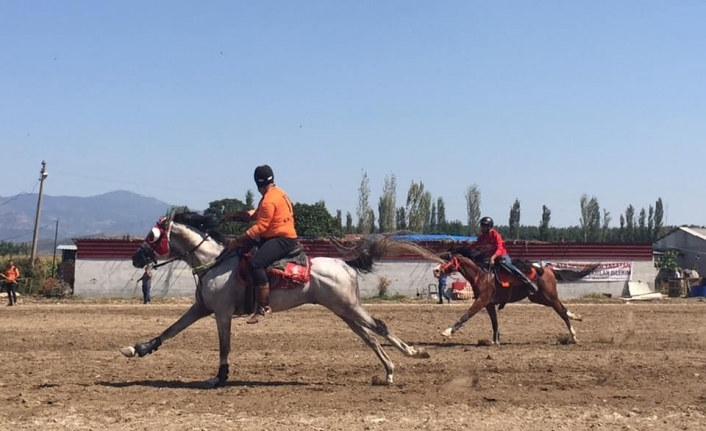 Sındırgı’da atlı cirit heyecanı sona erdi