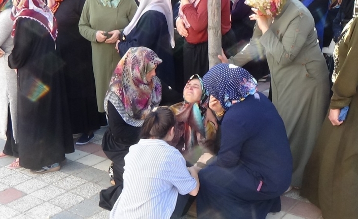 Üniversiteli Burcu gözyaşları arasında toprağa verildi