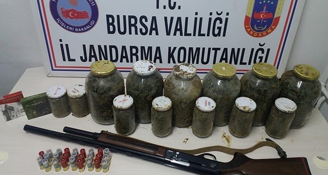 28 kilo esrarla yakalanan şahıslara 8 yıl 4 ay ceza verildi