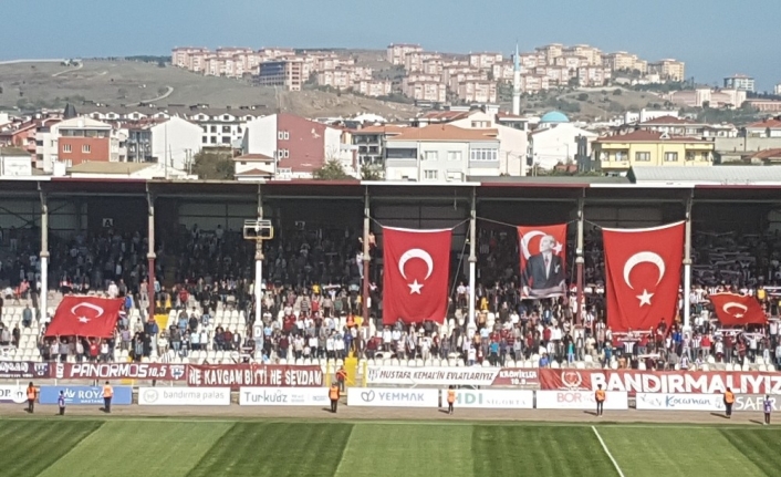 Bandırmaspor taraftarından Barış Pınarı kahramanlarına destek